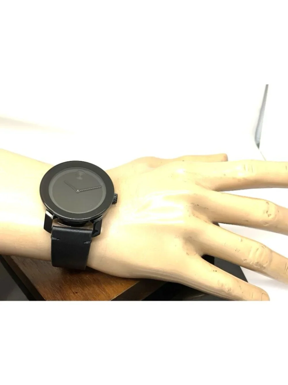 Movado Men's Watch 3600306 Bold Swiss Quartz Black Dial Leather Strap 42mm